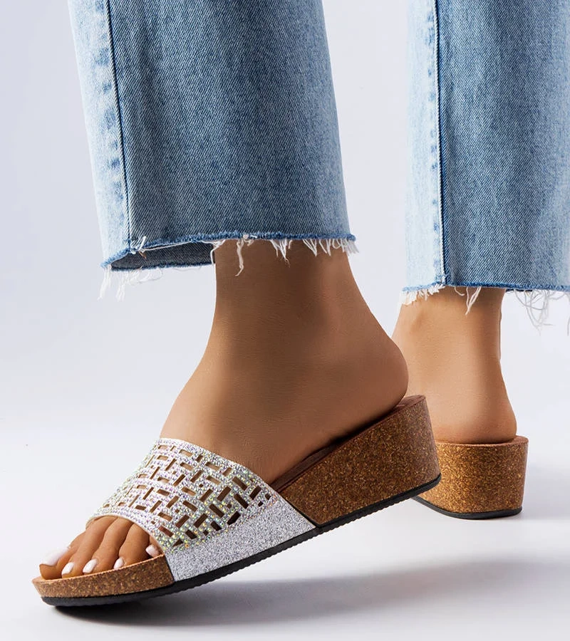 Stříbrné žabky s podpatky Elitha