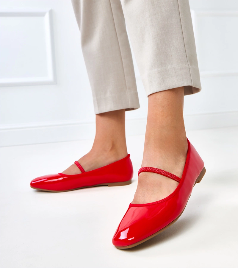 Červené lakované baleríny s gumou Lantos