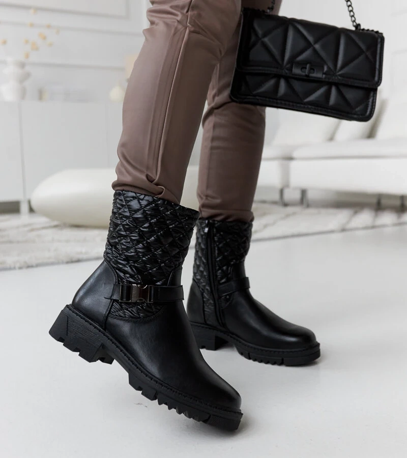 Černé kotníkové boty s dekorativním prošíváním Brembo