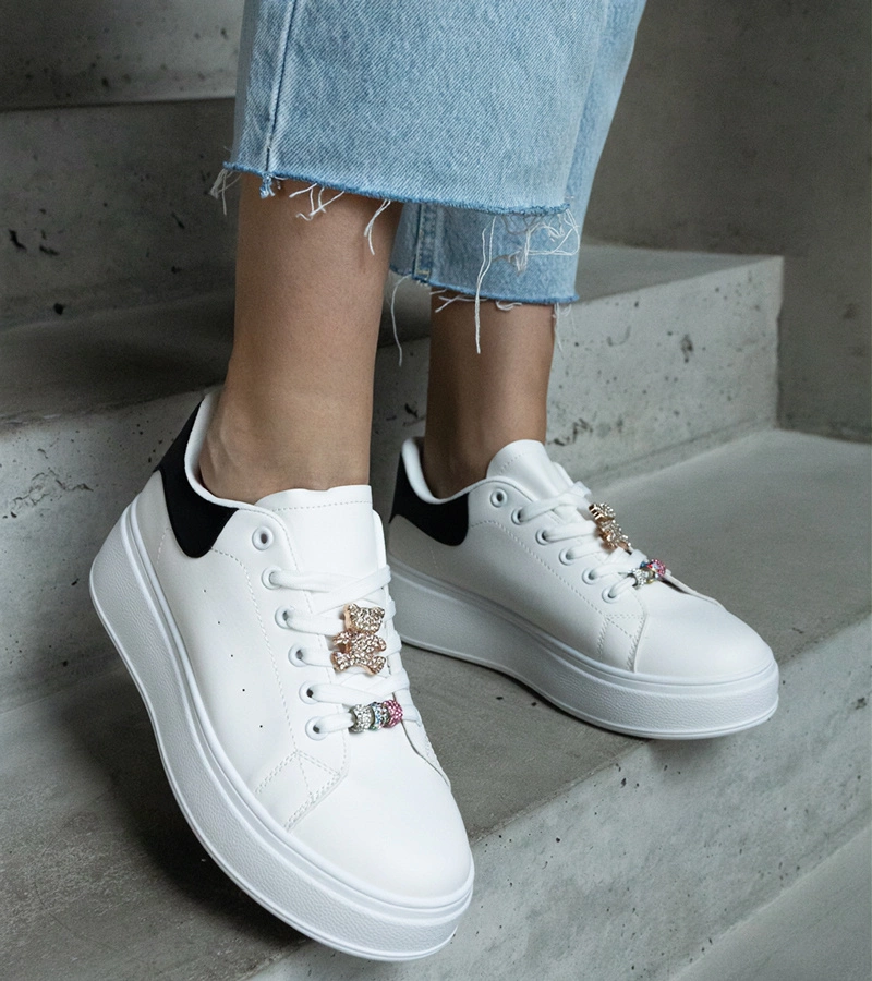 Bílé tenisky na platformě zdobené medvídkem Mavien