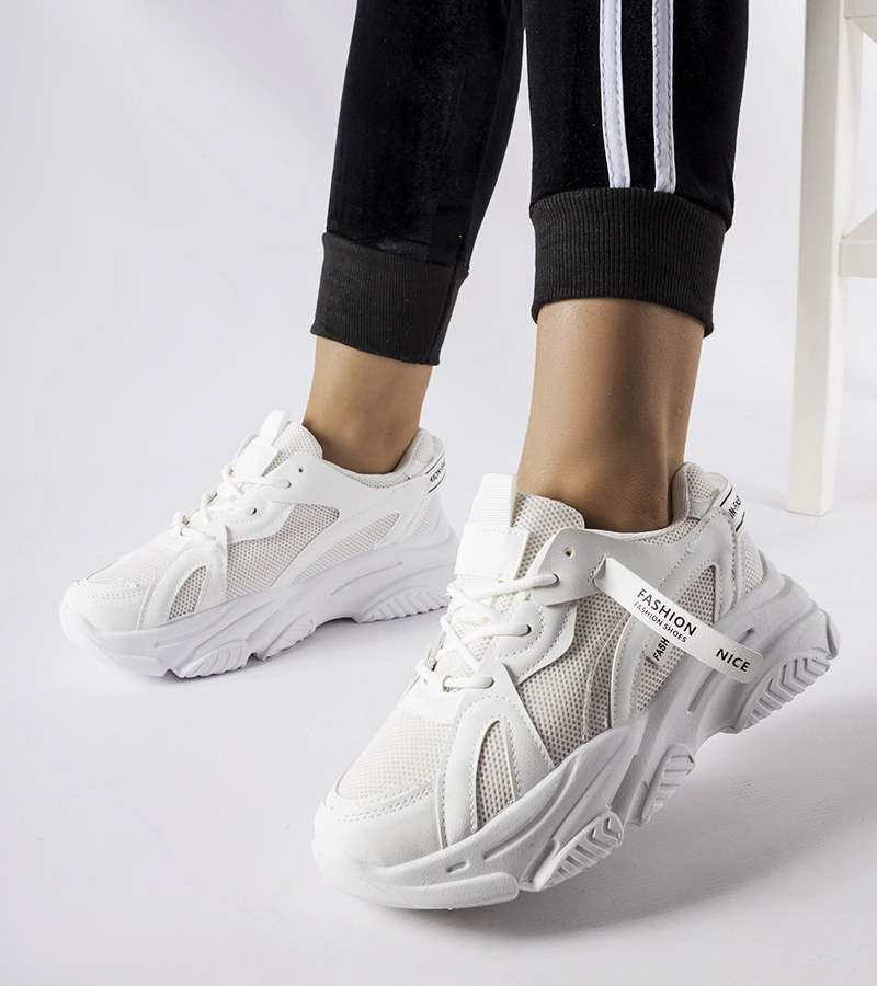 Bílé tenisky na tlusté podrážce Fida