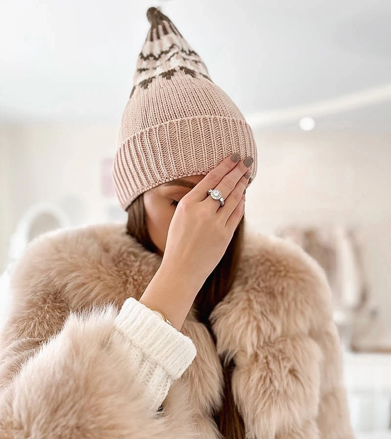 Černá čepice Abner