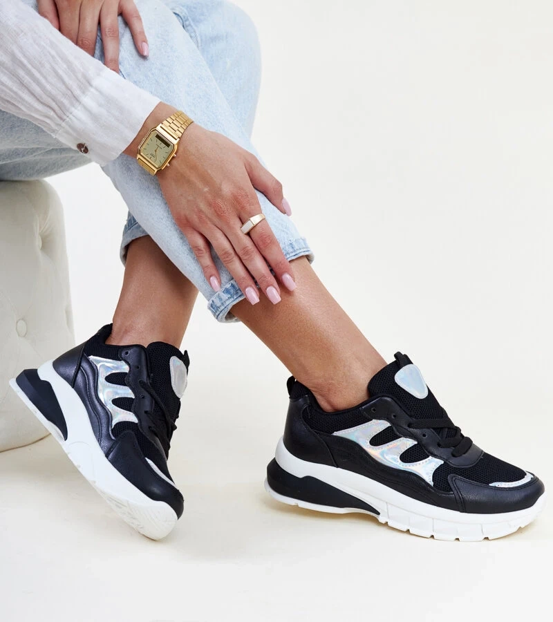 Černé tenisky na tlusté podrážce Matea