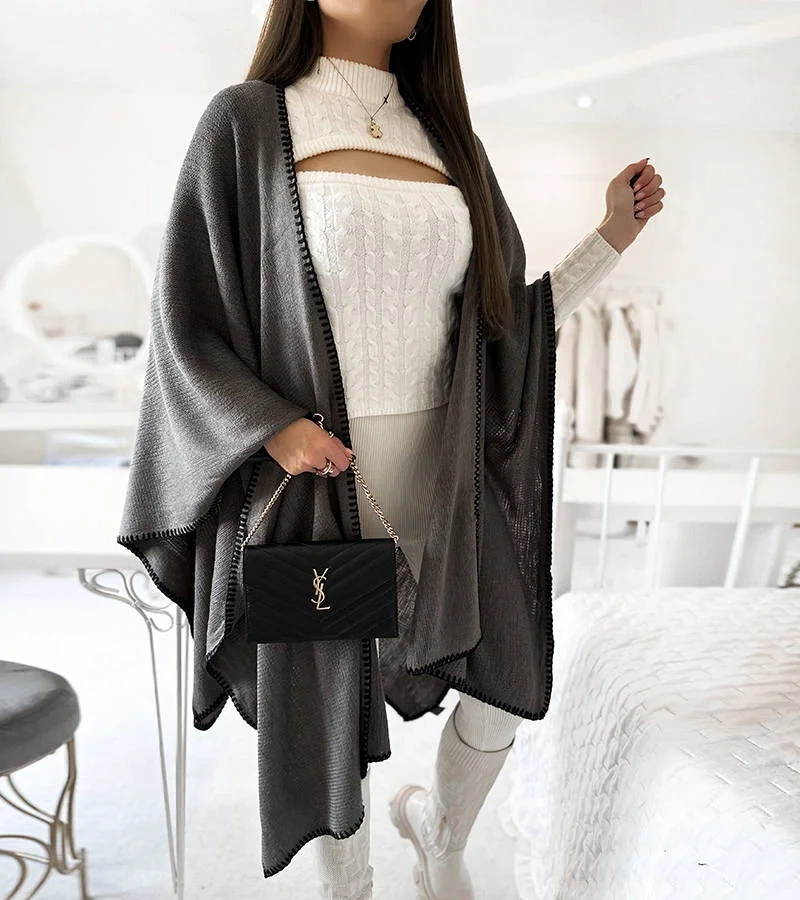 Šedé pončo s lemem Levi