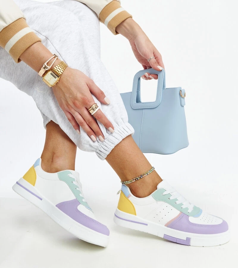 Barevné tenisky na platformě Branka