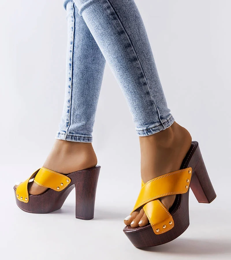 Žluté žabky Lépicier na vysokém podpatku