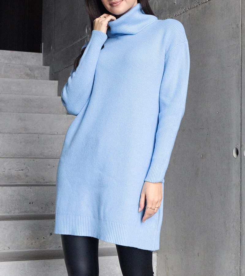 Dlouhý modrý měkký svetr s rolákem Kali