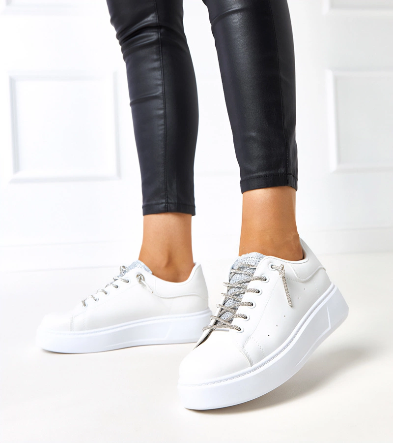 Bílé tenisky s efektní výzdobou Asmait