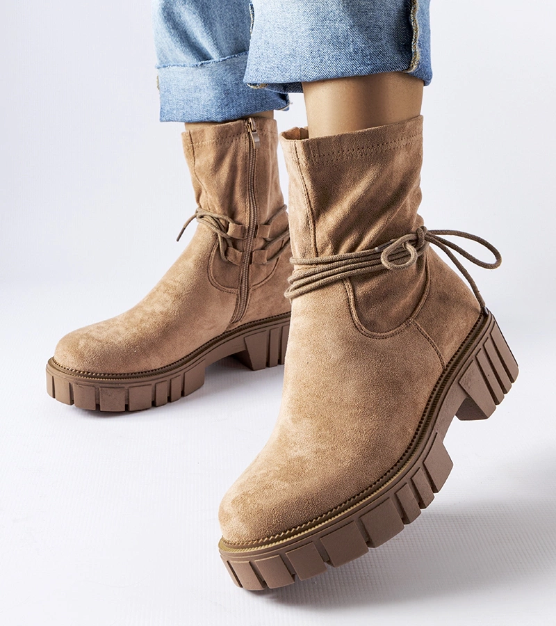 Bežové kotníčkové boty s vázáním Averardo