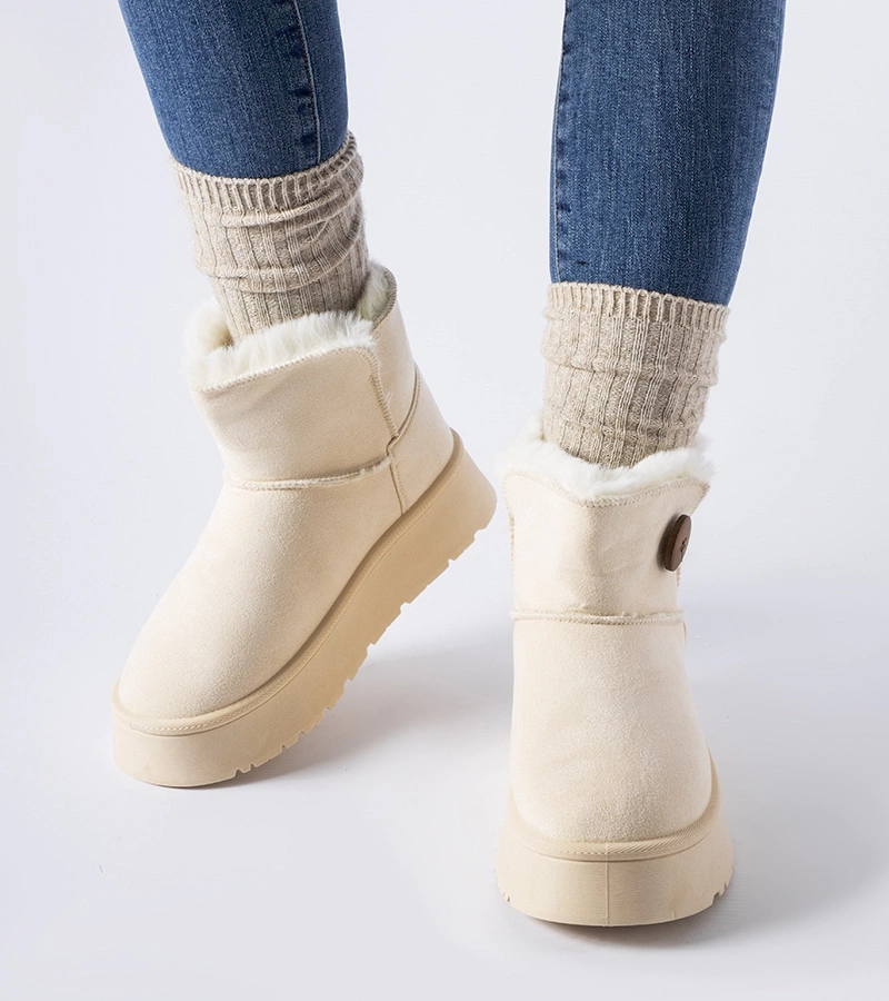 Teplé béžové sněhule s knoflíkem Ronco