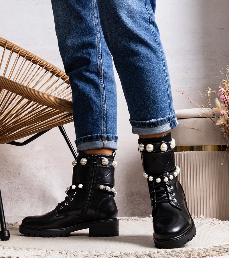 Černá boty s perlami Carval