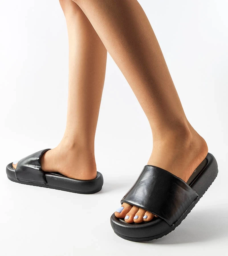 Černé žabky na platformě Franco