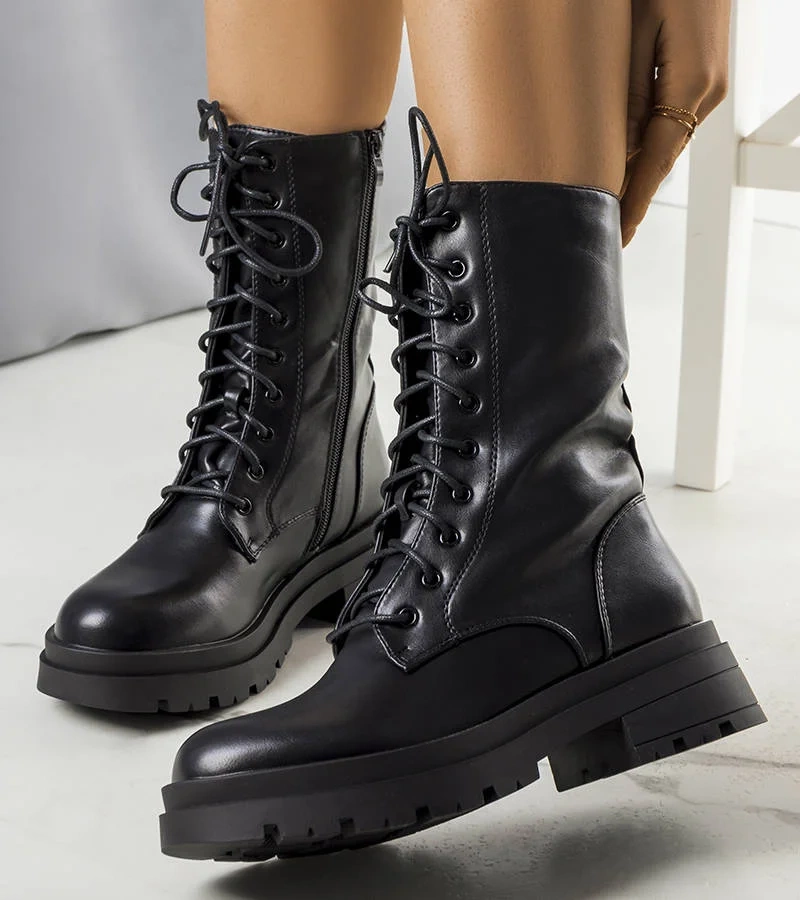 Černé zateplené trappery