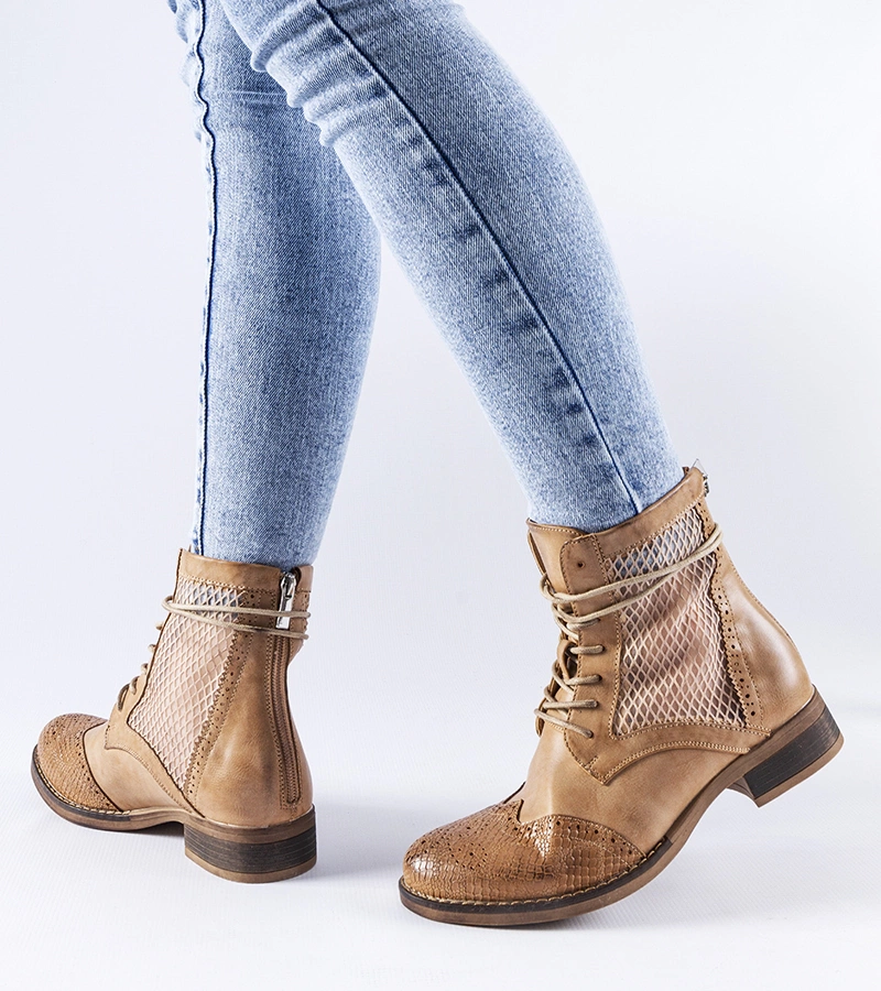 Hnědé ažurové ploché kotníkové boty Reeves