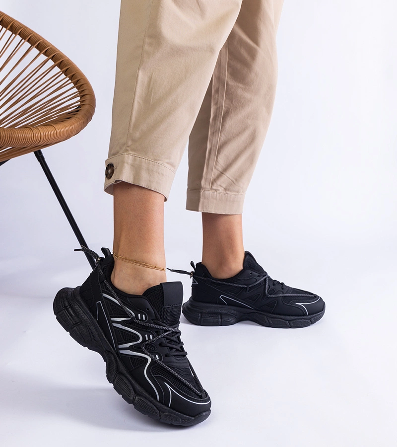 Černé dámské tenisky na masivní podrážce Colunga