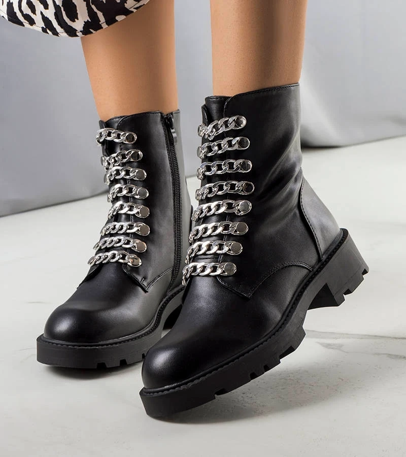 Černé traperské boty s řetězy Sylas