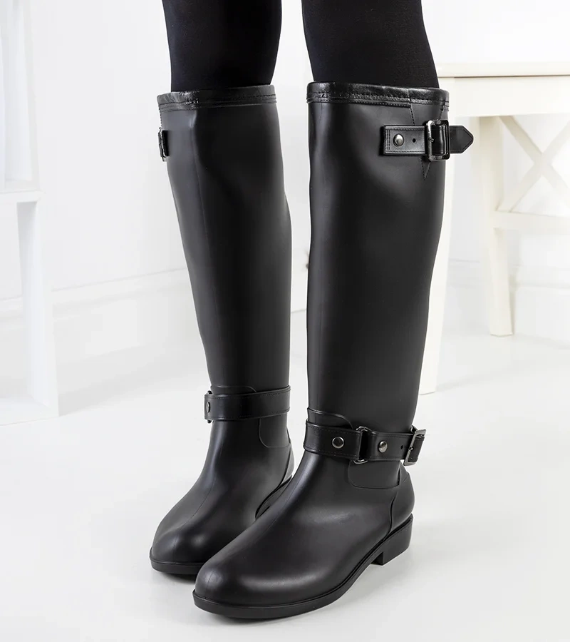 Černé návleky s červeným zámkem Porter