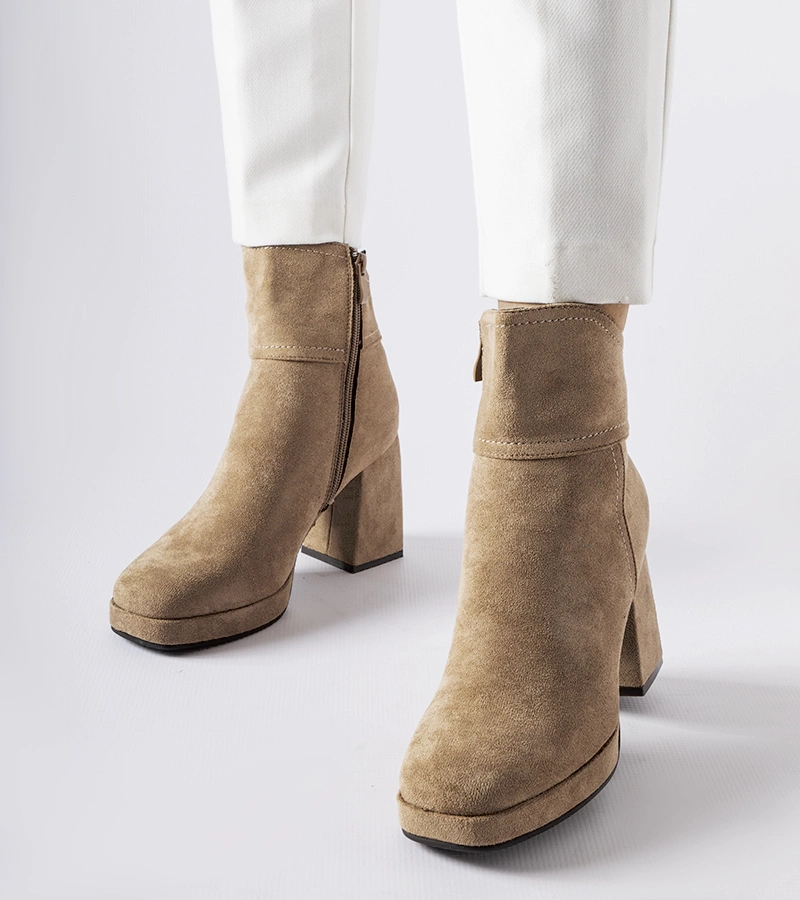 Šedé kotníkové boty na masivním sloupku Itaf