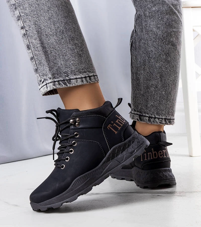 Černé zateplené dámské trappery Adleri