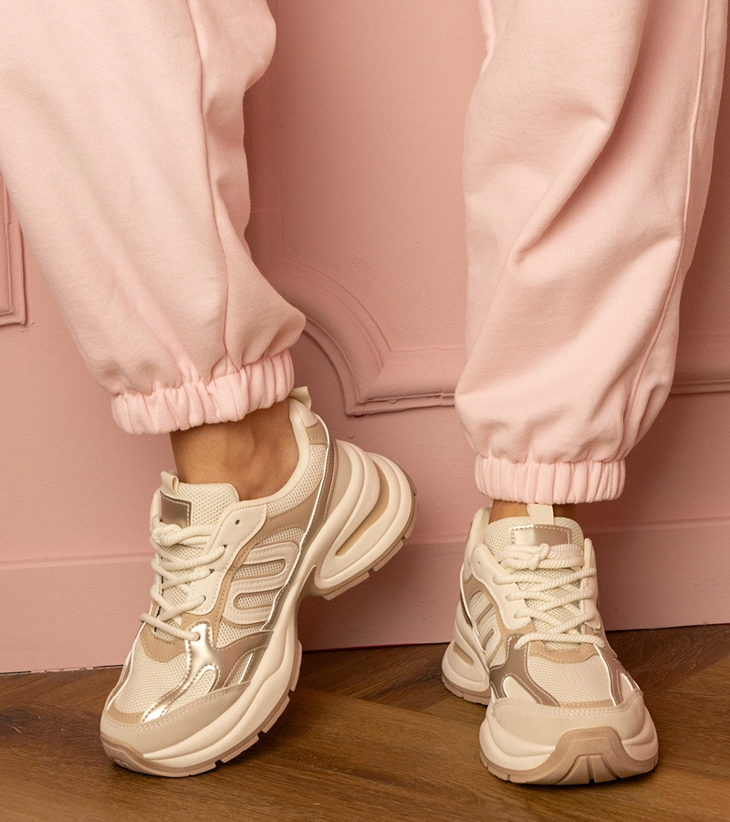 Béžové sportovní tenisky na masivní podrážce Aries