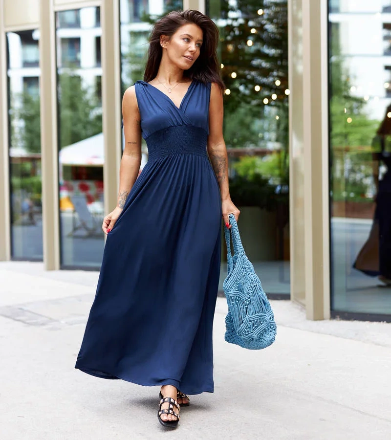 Tmavě modré maxi šaty Petrona se záhyby