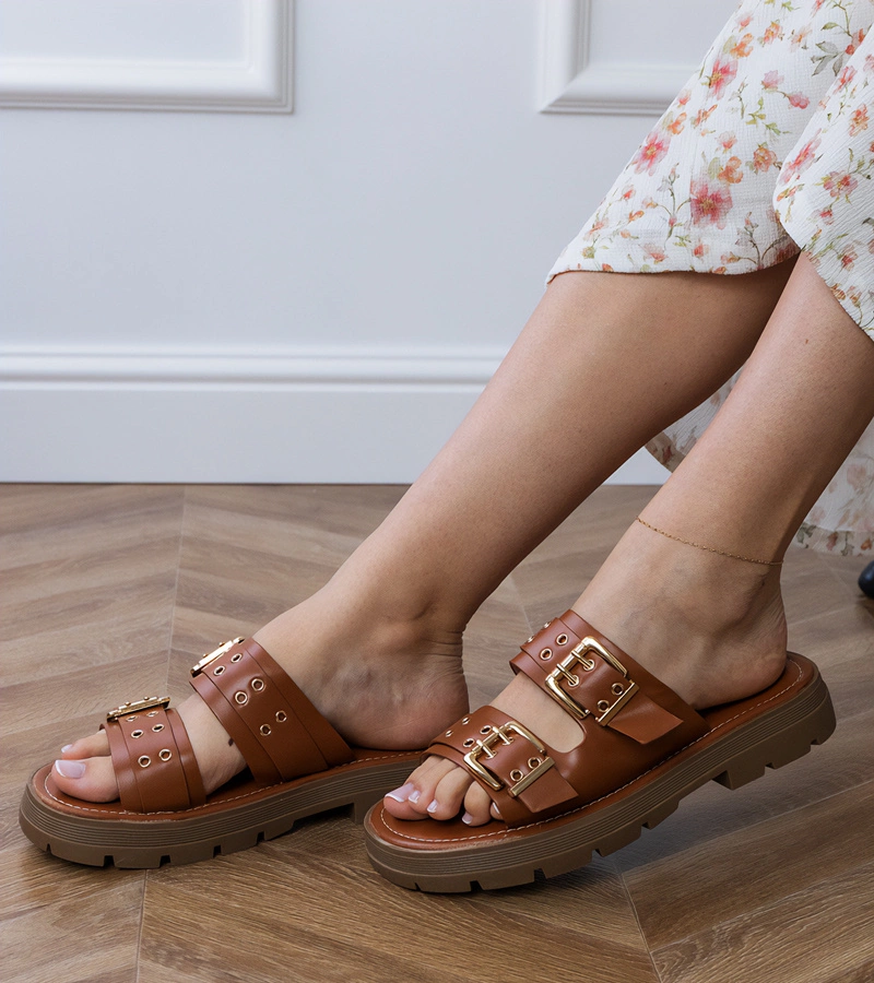 Hnědé ploché pantofle s přezkami na páscích Liluna