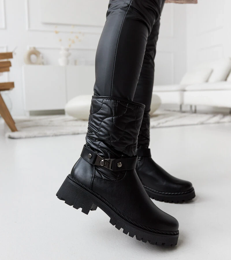 Černé zateplené botky s dekorativním páskem Lido