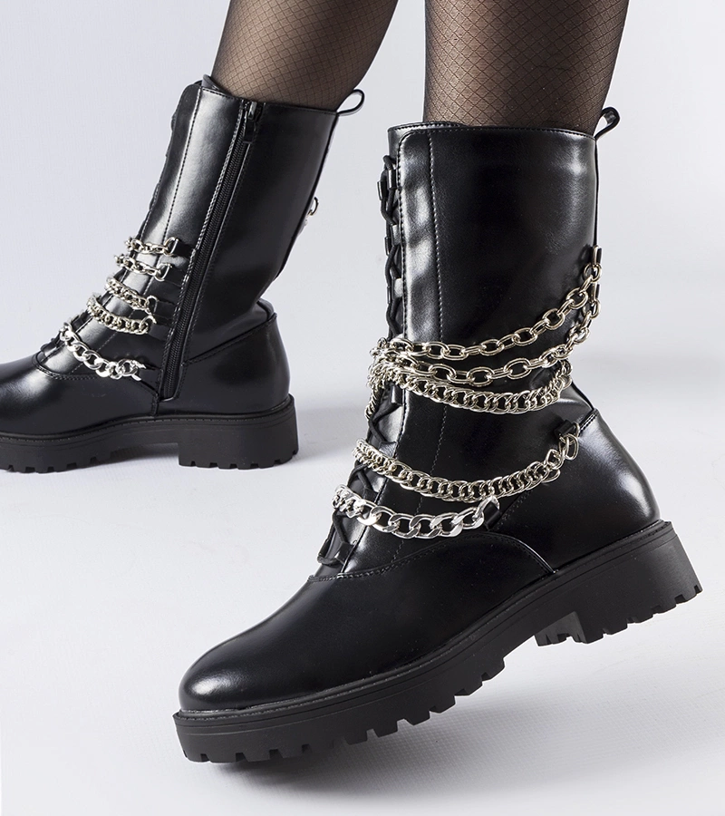 Černé zateplené botky s řetízkem Carroll