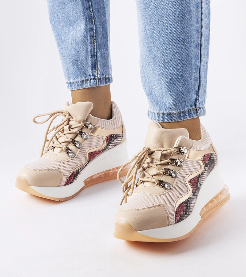 Růžové tenisky na podpatcích od Dajdli