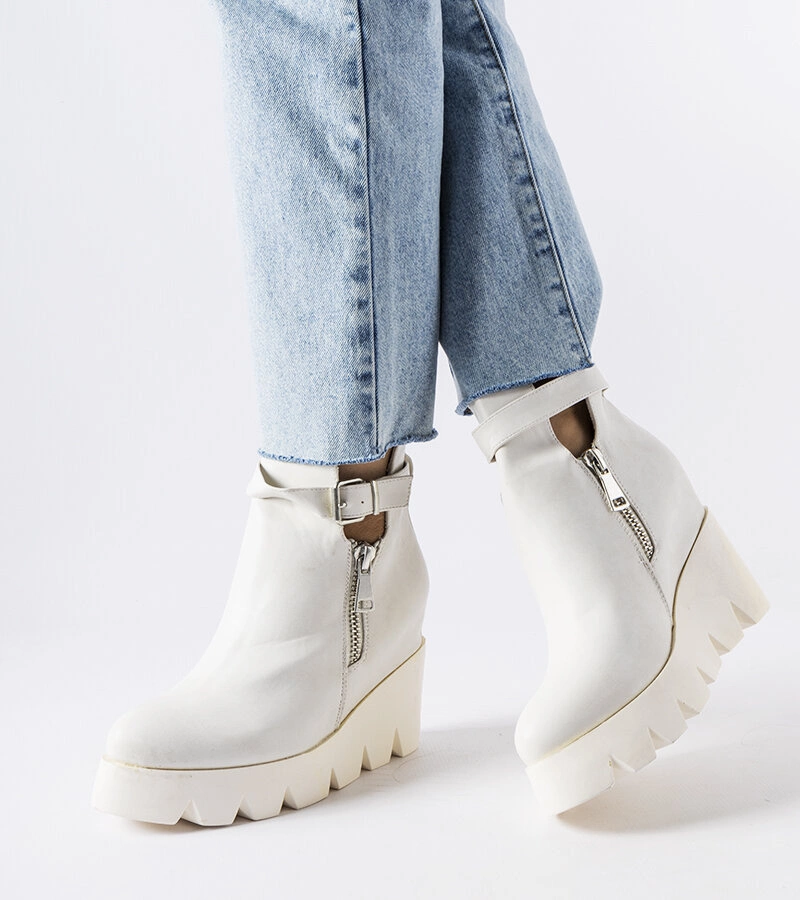 Bílé boty Sherri na podpatku