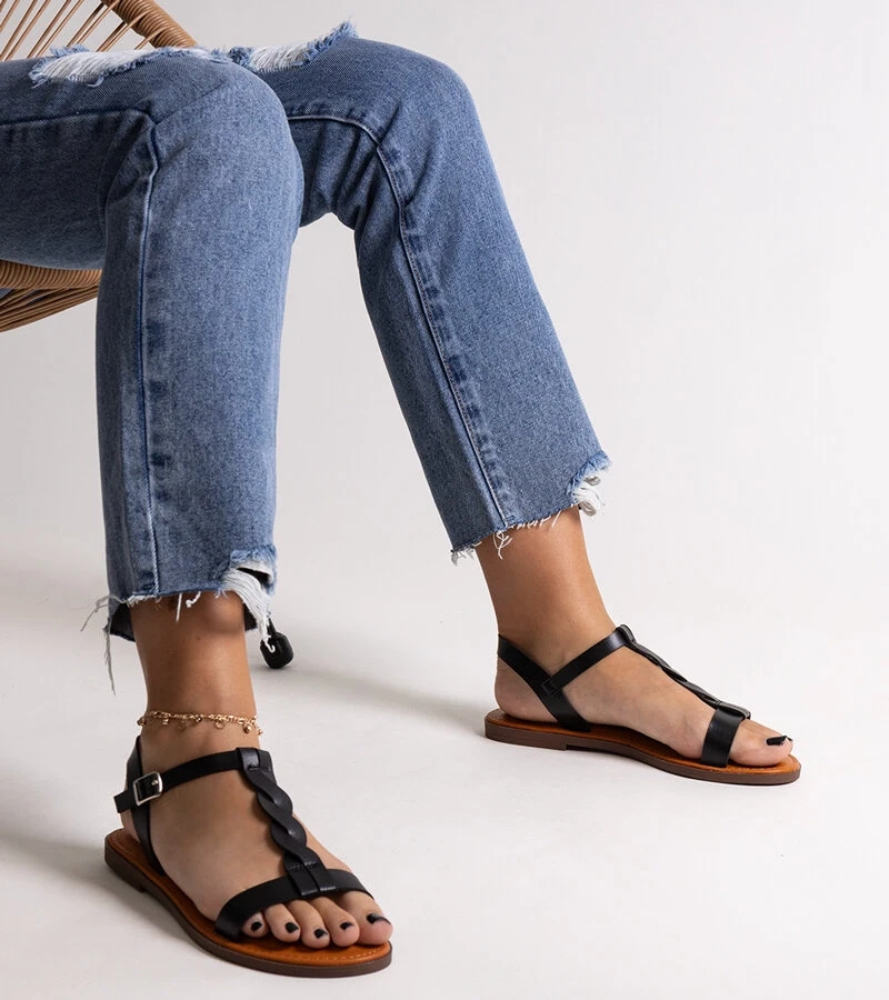 Černé rovné sandály Amaranth