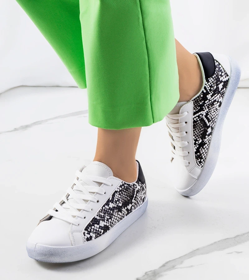 Bílé tenisky na platformě od Goldsmi