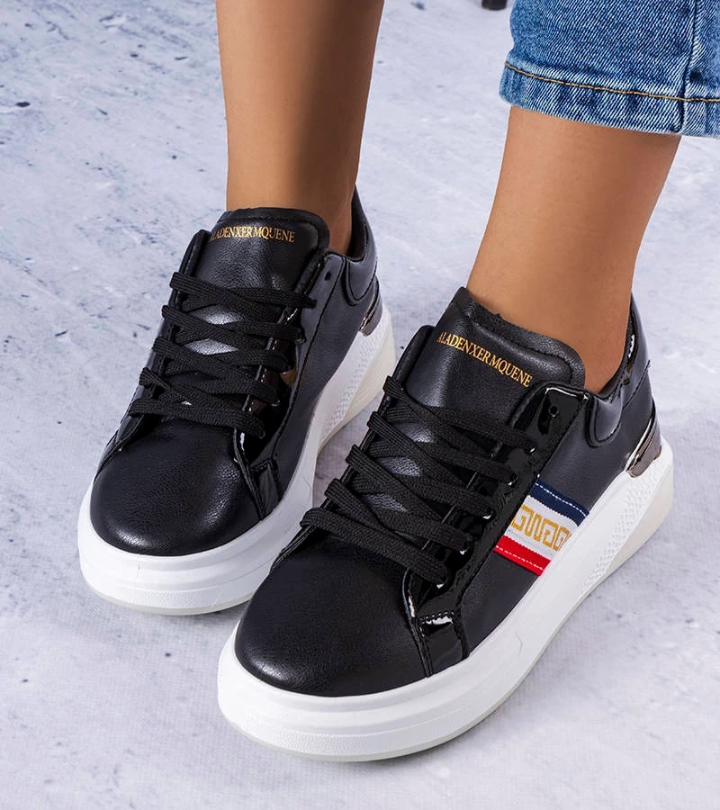 Černé boty s lakovanými vložkami Annot