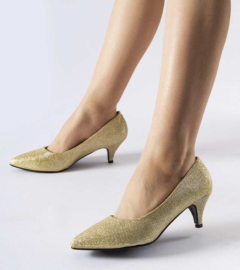 Zlaté nízké brokatové černé lodičky Pescara