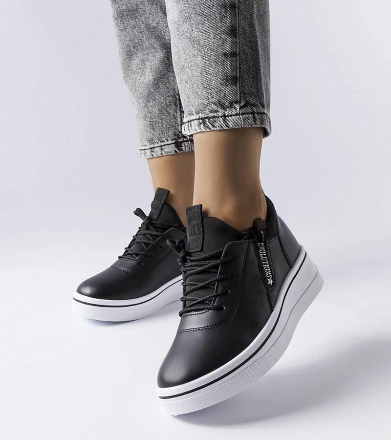 Černé tenisky Mathieu na nízkém podpatku