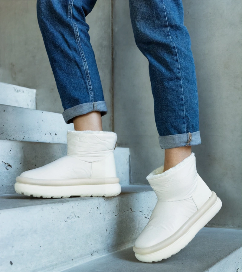 Beige teplé sněhule na platformě Cores