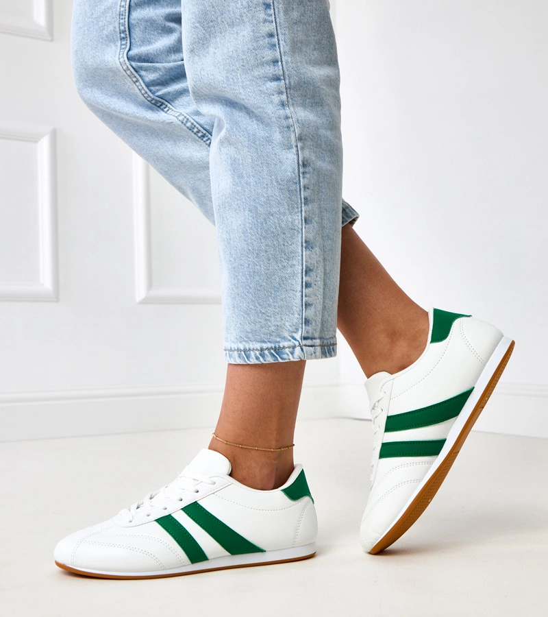 Bílé tenisky se zeleným prvkem Mydland