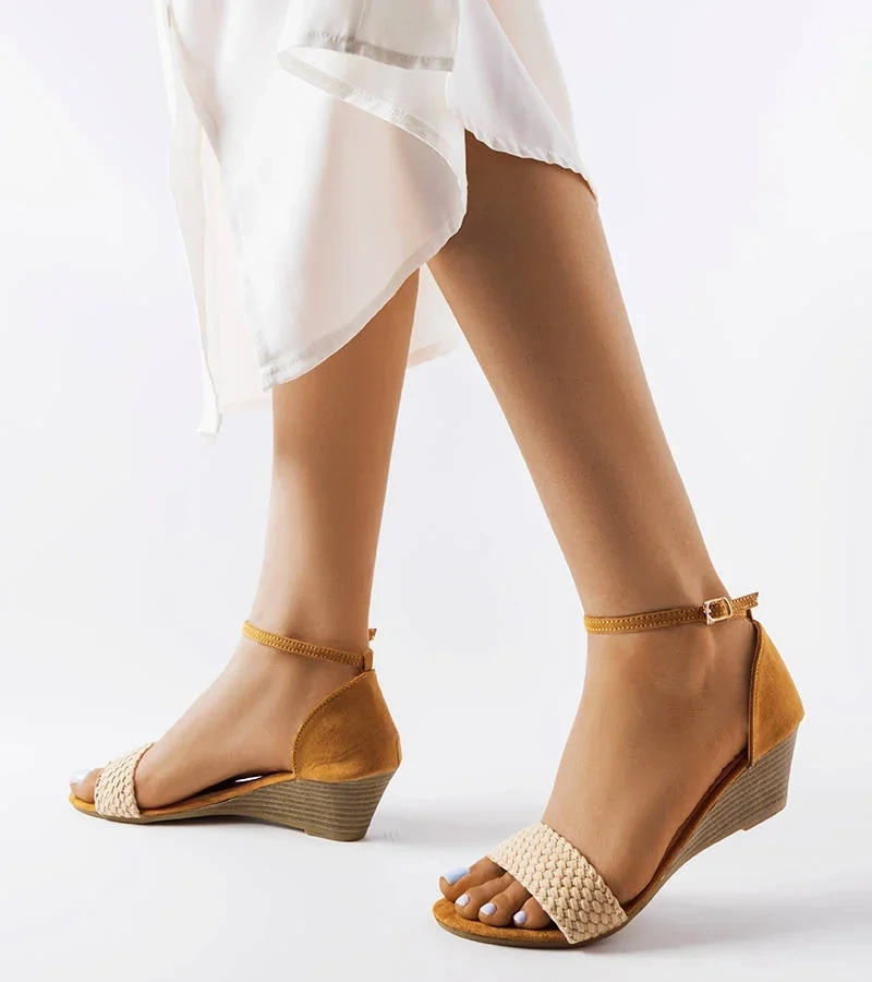 Béžové sandály Veltri na platformě a podpatku