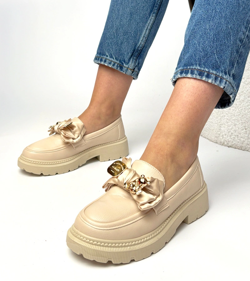 Béžové mokasíny s ozdobou Isabella