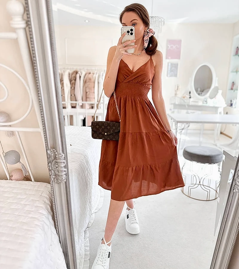 Hnědé rozšířené šaty od Yvon