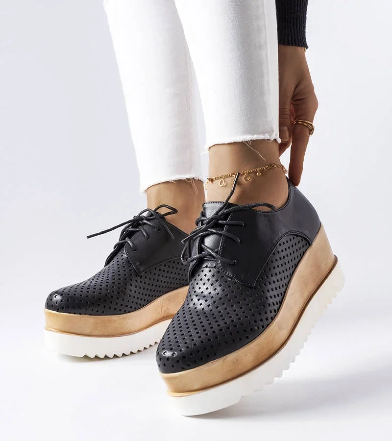 Laurent černé ažurové boty na platformě