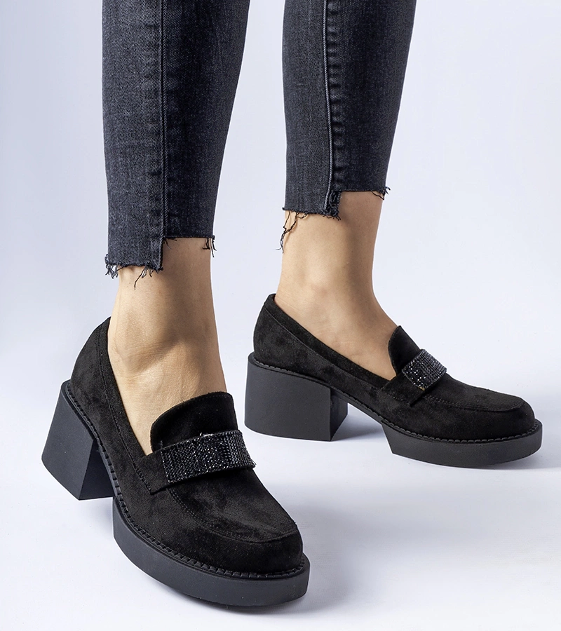 Černé polobotky na masivní podpatku Harrisburg