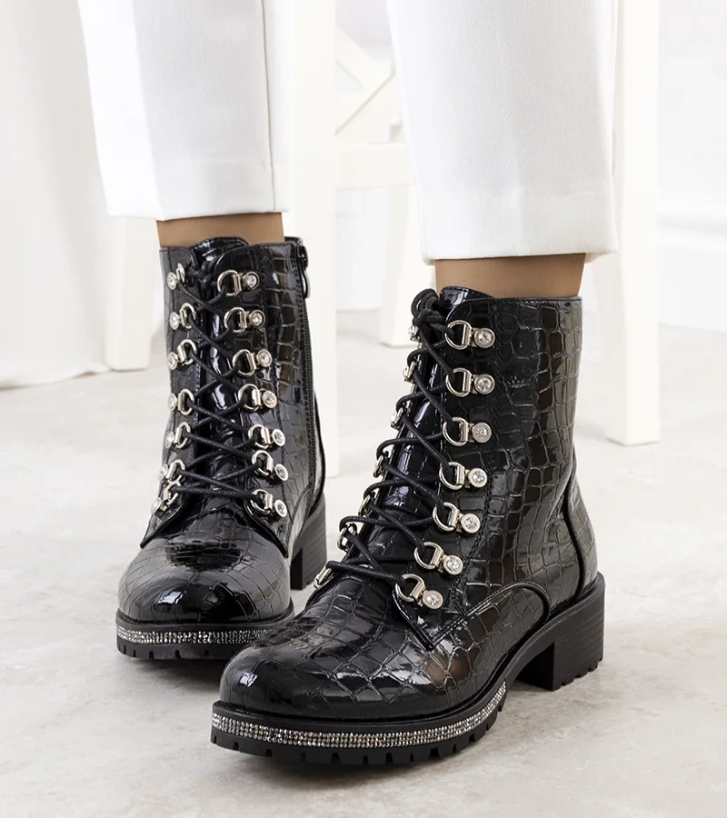 Černě lakované boty Alegre