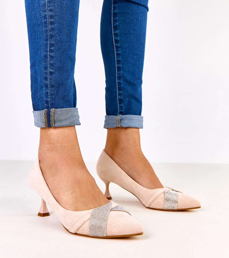 Béžové lodičky na nízkém podpatku s kamínky Tajlana