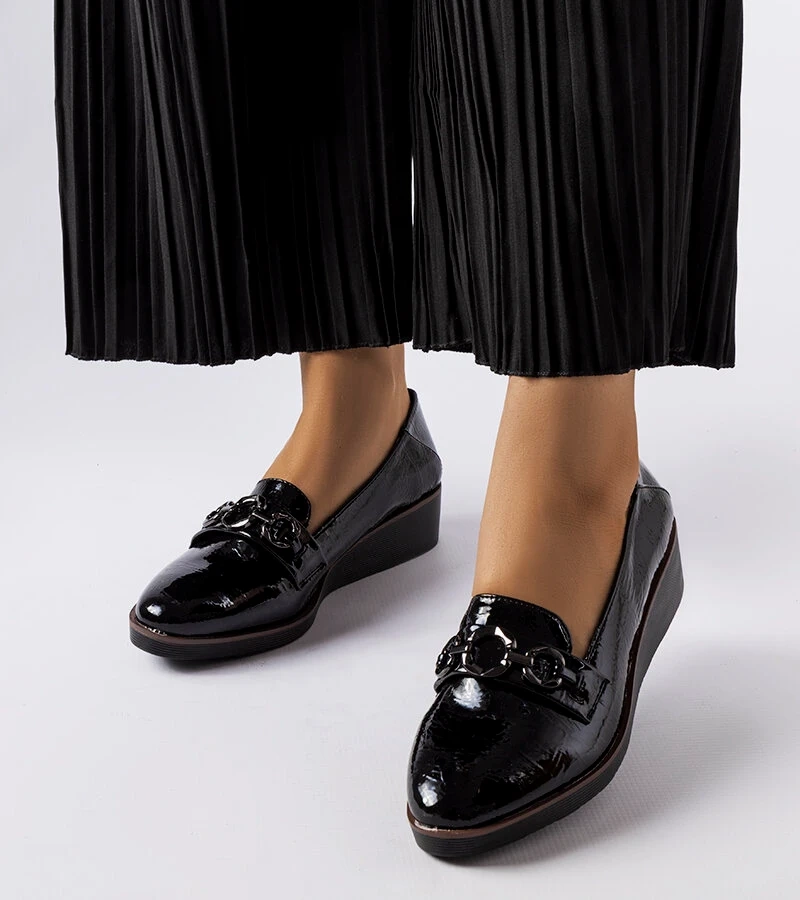 Černé lakované mokasíny na platformách Erin