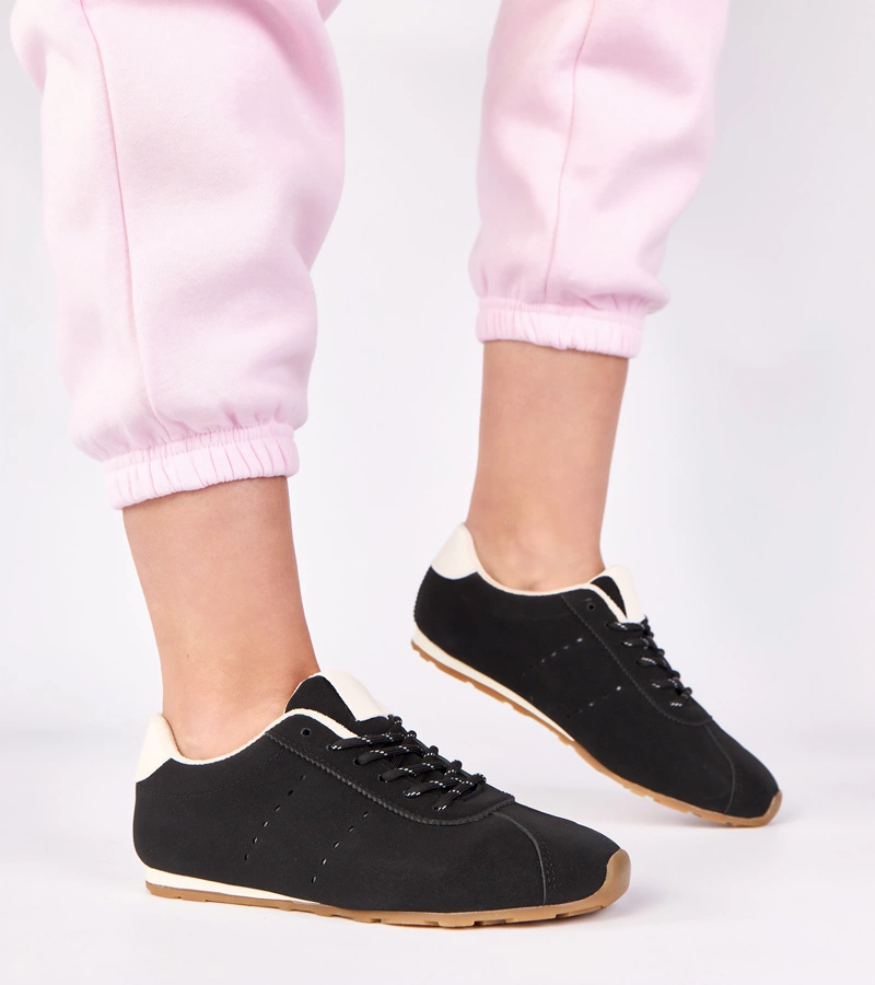 Černé tenisky s bílým akcentem Birna