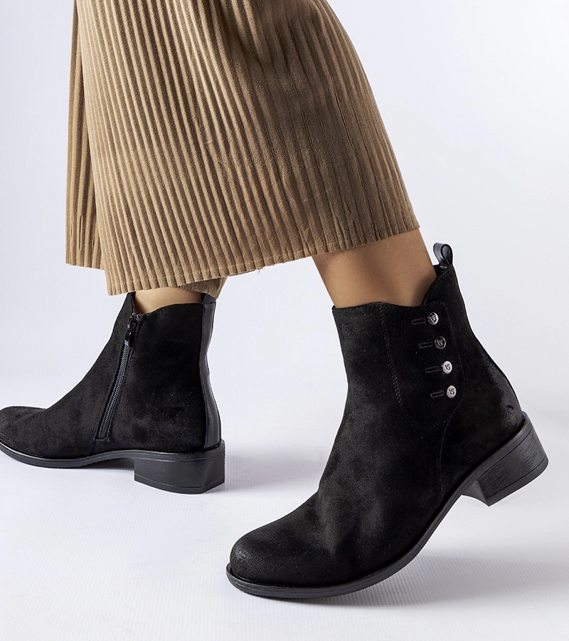 Černé kotníčkové boty na ploché podpatku Decorah