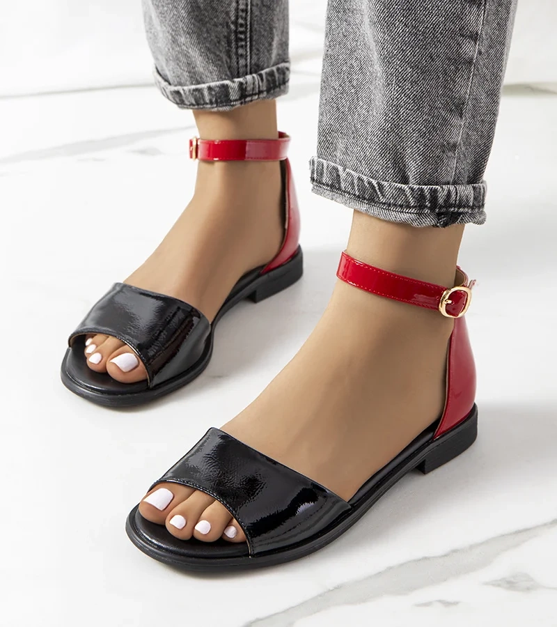 Černo-červené lakované sandály Besselsen