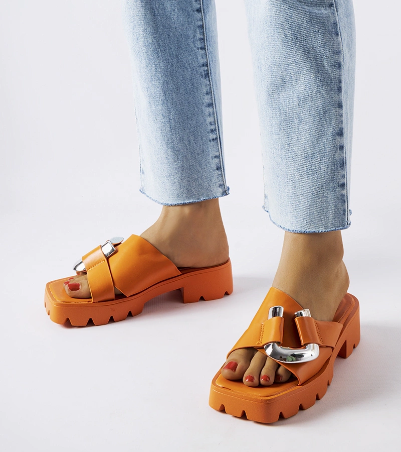 Oranžové žabky Carceri v pevné barvě