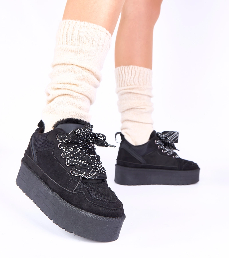 Černé tenisky na platformě s ozdobnou šňůrkou Sesuna